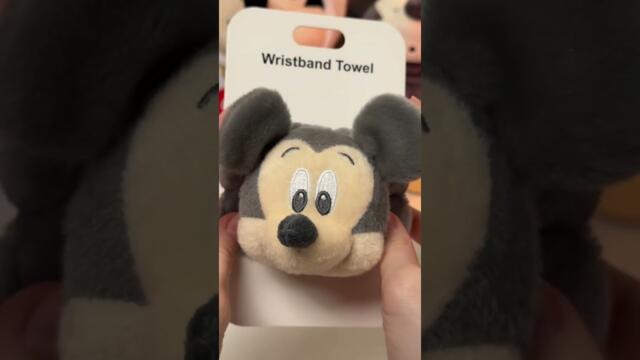 a lil mickey magic just scooped 😊❤️#mickeymouse #disney #packingorders