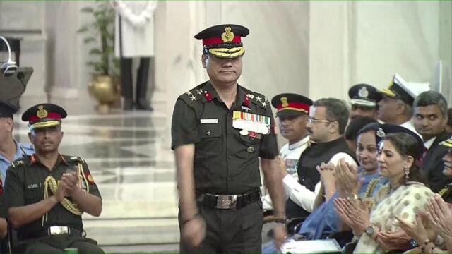 President Murmu presents Distinguished Service Awards in Defence Investiture Ceremony-2025 (Phase-2)