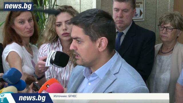 Радостин Василев: Най-вероятно Бойко Борисов е гледал "Карибски пирати" преди няколко минути