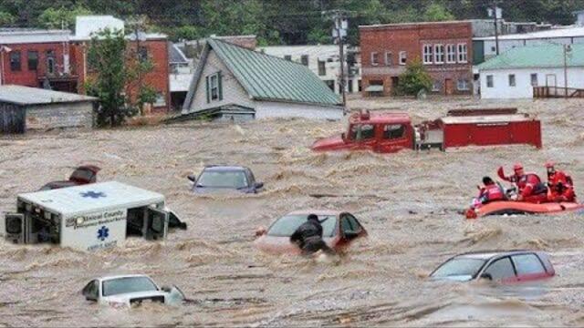 Chaos In Pennsylvania Today! Brutal Flooding Destroy Homes, Cas In Indiana