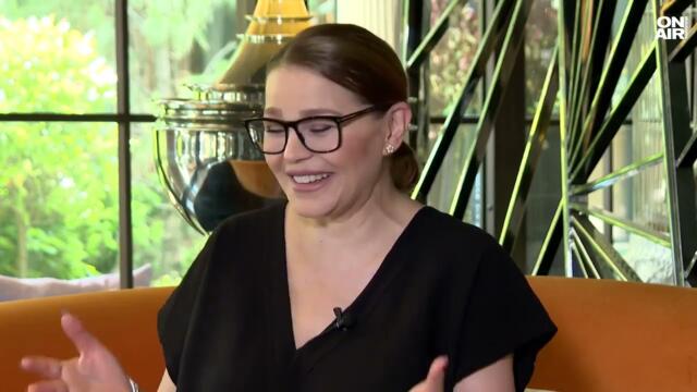 Деси Слава тръгва на фолклорно турне, разплака хиляди с "България в душата ми"