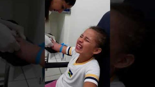 Criança chora ao tirar Sangue