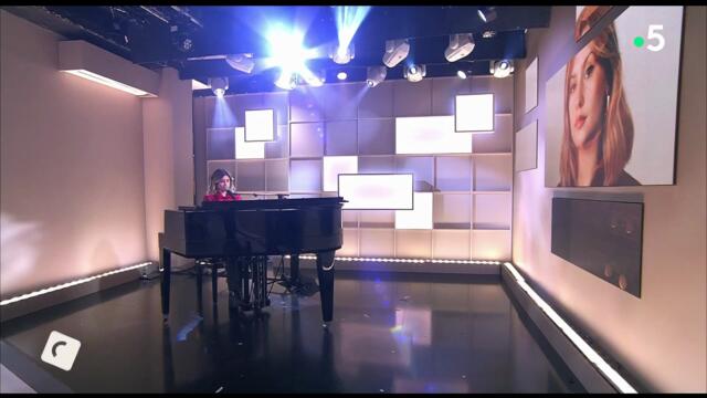Marine chante "Ma faute" en live