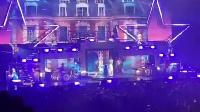 Les chanteurs de la Star Academy ont mis une belle ambiance à la LDLC Arena de Lyon