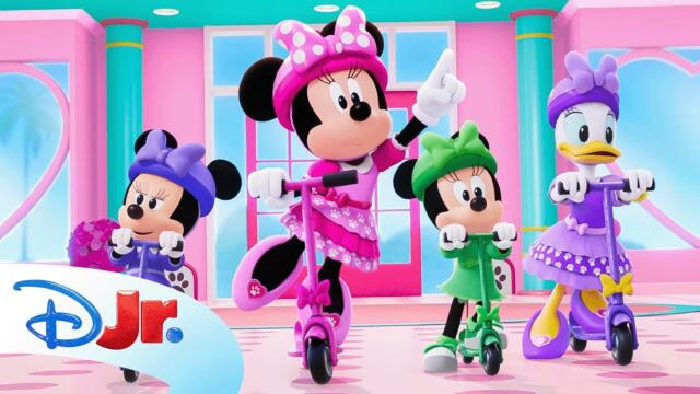 Minnie Rides Scooters at the Pet Hotel! 🛴🎀 | Minnie's Bow-Toons: Pet Hotel | @disneyjr​