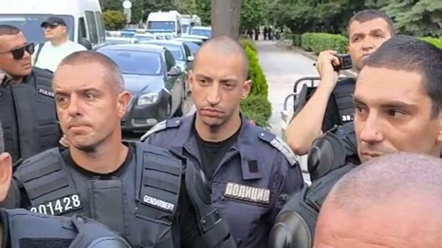 Първо България предава на живо!