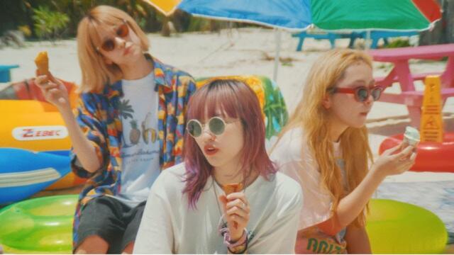 Chilli Beans. - pineapple! (Official Music Video)