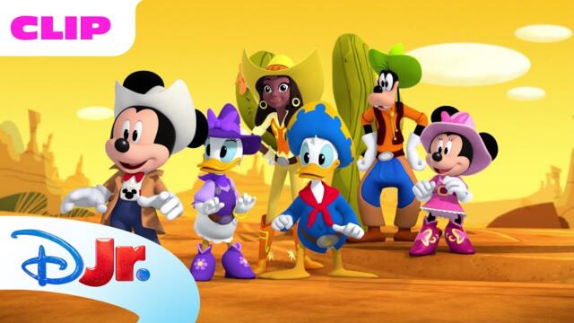 Having Fun with Donald Duck 🤪 | Mickey Mouse Funhouse 🥳 | Disney Jr. MENA