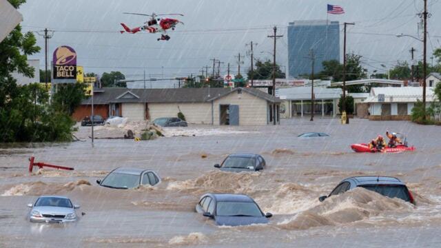 Chaos in Texas Today! Mass Floods Like a Tsunami Destroys Homes, Cars in San Angelo