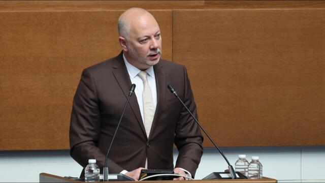 Росен Желязков призова: Без стихийно и паническо обменяне на левове в евро