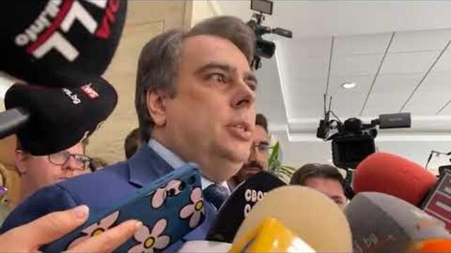 Асен Василев: Пеевски се опитва да помогне на Борисов да спечели Варна и София