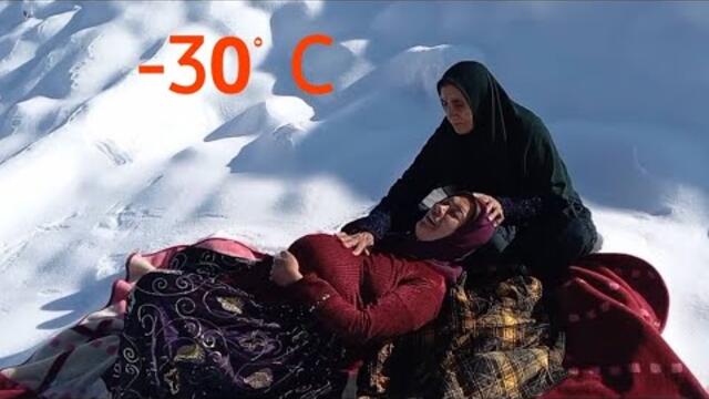 Terrible birth😱: the natural birth of triplets at -30 degrees and endangering their lives #birth