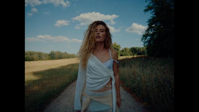 FLETCHER - Hi, Everyone Leave Please (Official Video)