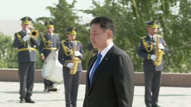 Президент Монголии посетил Ата-Бейит