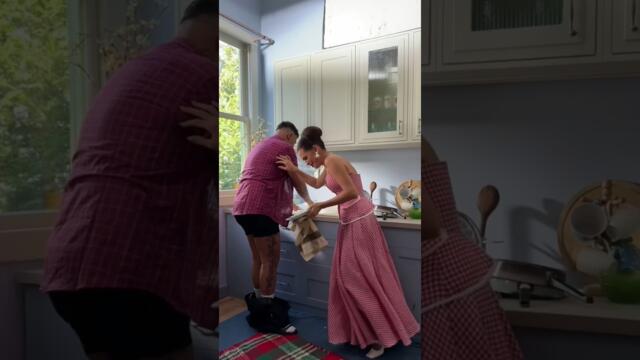 Гащите на АЗИС падат по време на клипа ,,Кой бе, кой" #azis #preslava #popfolk #2025