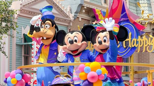 FULL Disneyland 70th Birthday Cavalcade with Mickey Mouse and More! - July 17, 2025