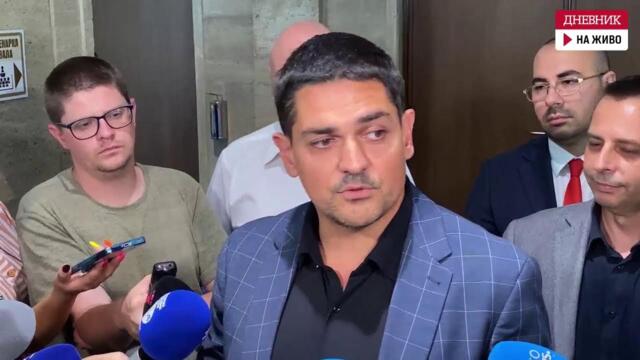 Радостин Василев: "Възраждане" се държат като пинчер на Бойко Борисов