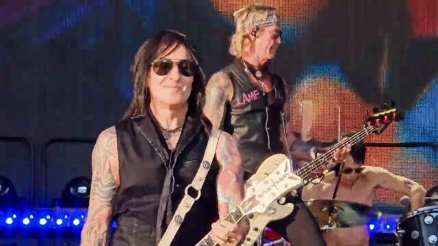 Guns N' Roses 2025 Full Live  World Tour in Sofia Bulgaria Fancam