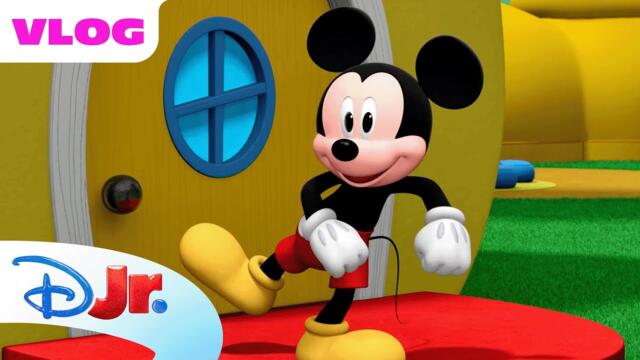 Tour the Mickey Mouse Clubhouse with Mickey Mouse! 🏡 | Me & Mickey | @disneyjr