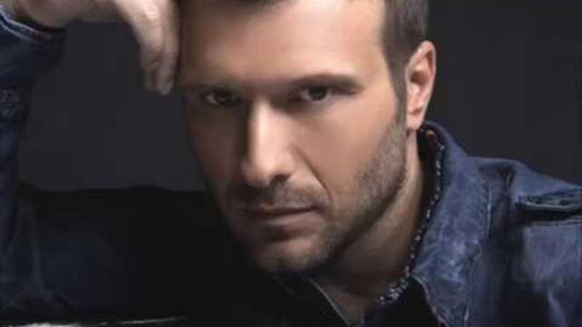 Γιάννης Πλούταρχος Χάρτινη Καρδιά / Giannis Ploutarhos Hartini Kardia