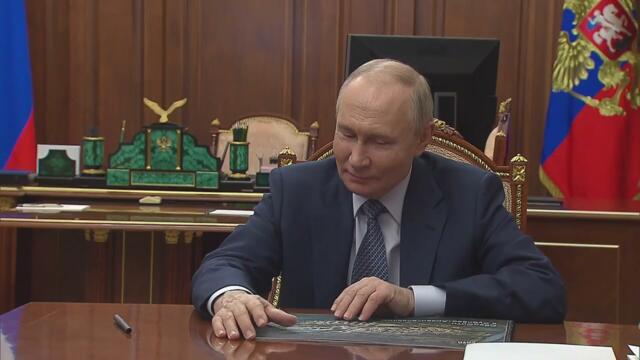 «Оплата улыбкой и GigaChat!»: Греф рассказал Путину, где Россия впереди планеты