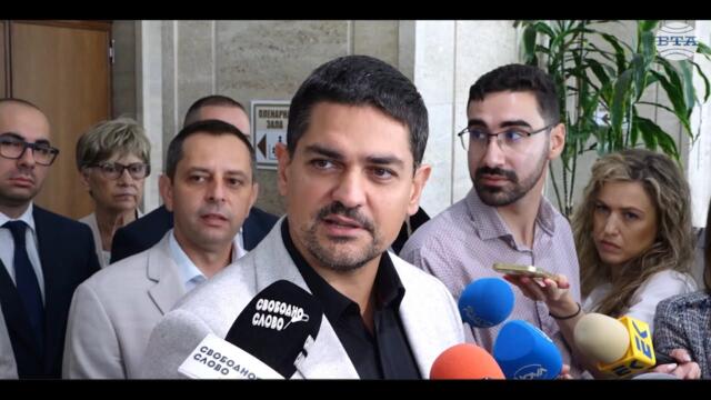 Искат да закрият тотализатора и да го дадат на частна компания, каза лидерът на МЕЧ Радостин Василев