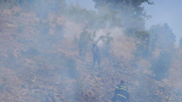 Подвиг на малцина: Доброволци и огнеборци спасиха Подбалканския път от огнен капан