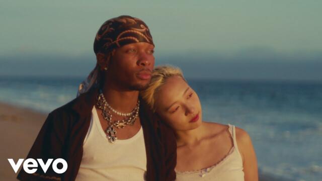 d4vd, hannah bahng - L.O.V.E.U (Official Music Video)