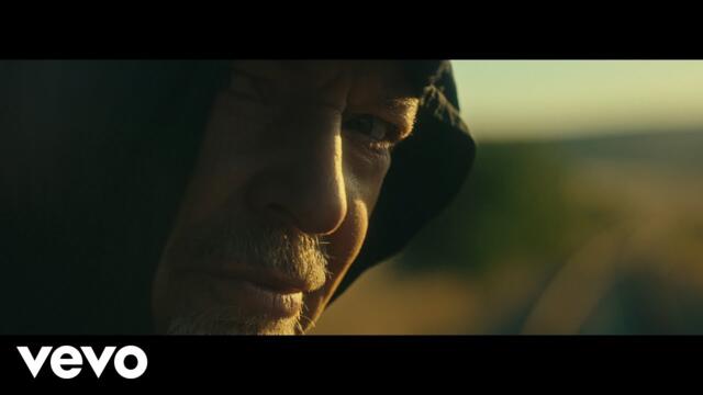 Vasco Rossi - Siamo Qui (Official Video)