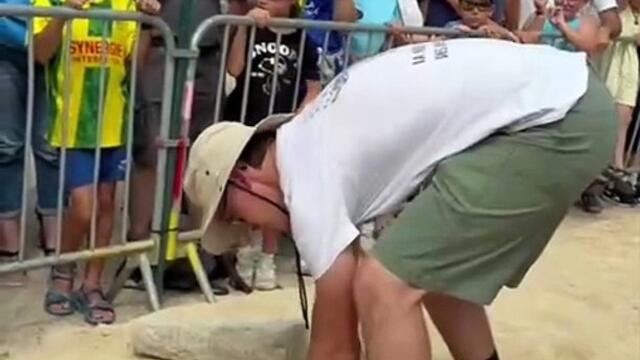 Le championnat du monde de lancer de menhirs