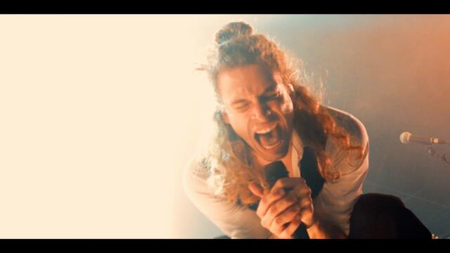 THE RUMPLED - Train To Saint-Malo (Official Video)