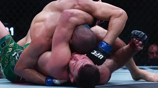 « On n'a jamais vu ça » : Le débrief de l'UFC 319 avec Khamzat Chimaev nouveau roi des poids moyens - MMA - UFC
