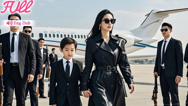 CEO Searched For That Woman 6 Years — Until He Saw Her At Airport With 3 Mini-Hims. He Overjoyed