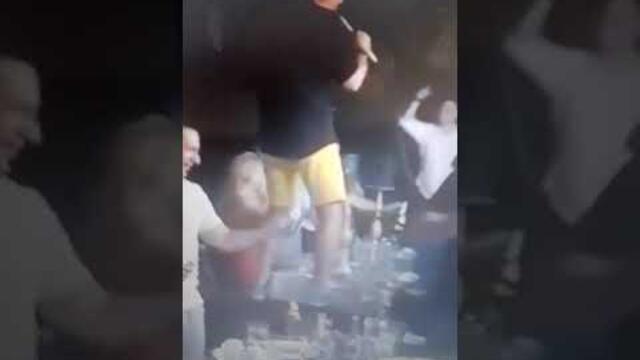 Кристиян Демирев се гъзи на Азис