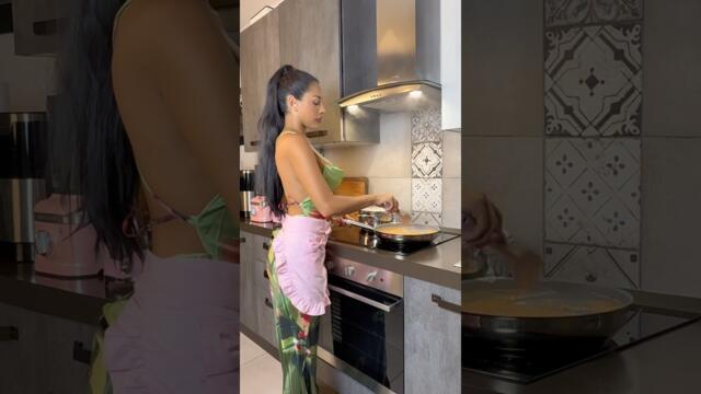 NATALY OSPINA - Vodka Pasta🌶️ (sexy girl video)