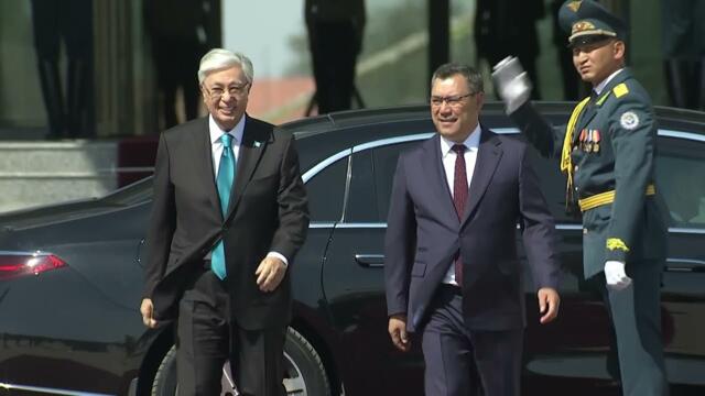 Церемония официальной встречи президентов Садыра Жапарова и Касыма-Жомарта Токаева