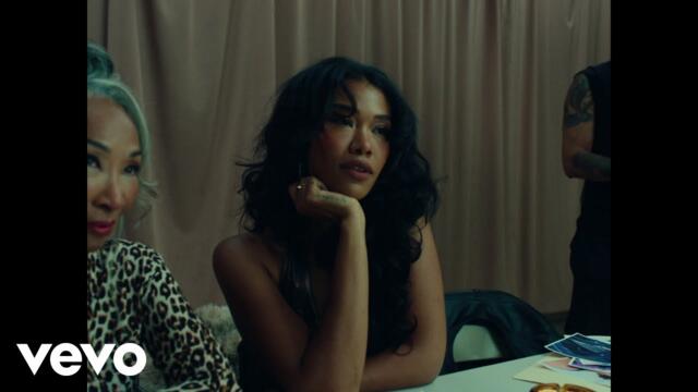 Amber Mark - Let Me Love You (Official Music Video)