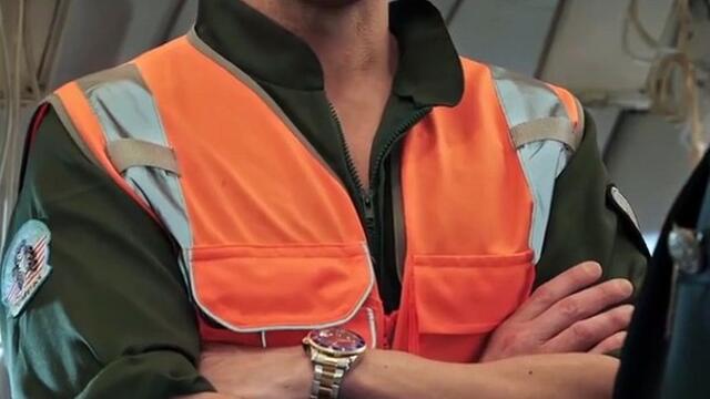 The Hidden Billionaire in First Class US ReelShort