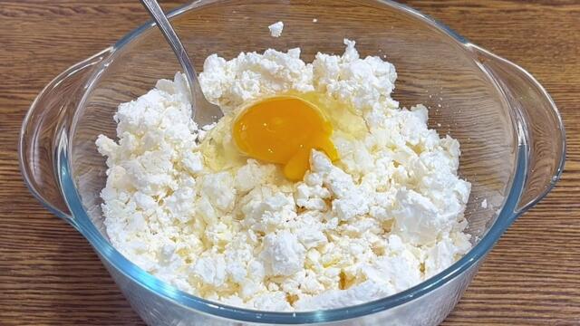 Творог і яйця – 3 неймовірні рецепти! Швидкий сніданок і вечеря, десерт без борошна та цукру 🥧