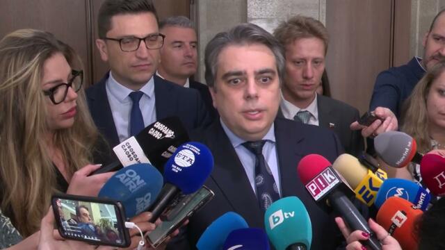 Асен Василев: "Опитността" на Борисов ни държа 15 години извън Шенген
