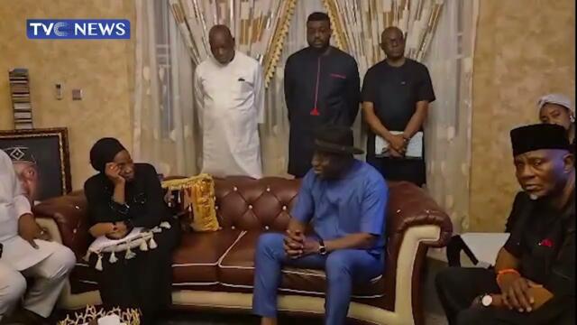 Former President Jonathan pays condolence visit to Arase family