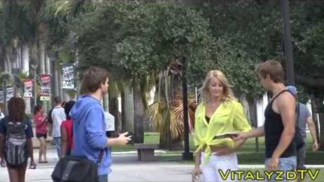 Защо гледате моето момиче-смях