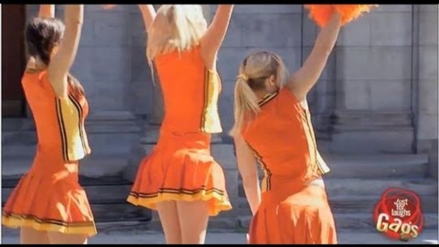 Горещо момиче-смях