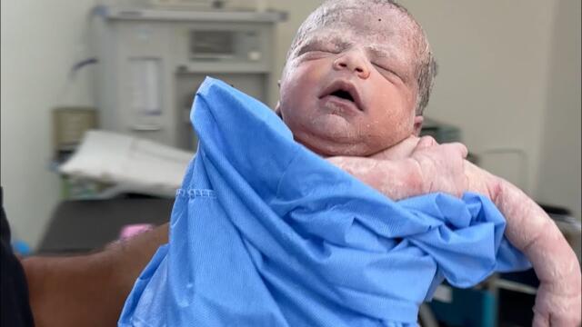 baby first cry and breath