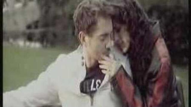 Tis Kyriakes | Τις Κυριακές