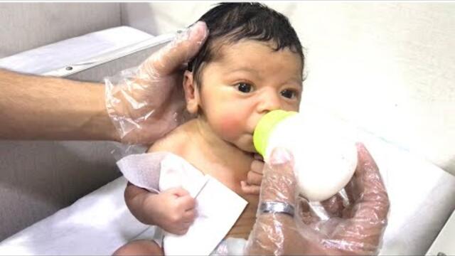 "How to Feed a Newborn in the NICU | Critical First Steps for Neonatal Care"