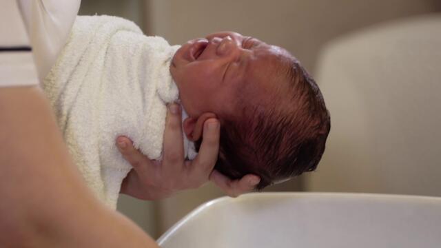 NUH How to bathe your baby