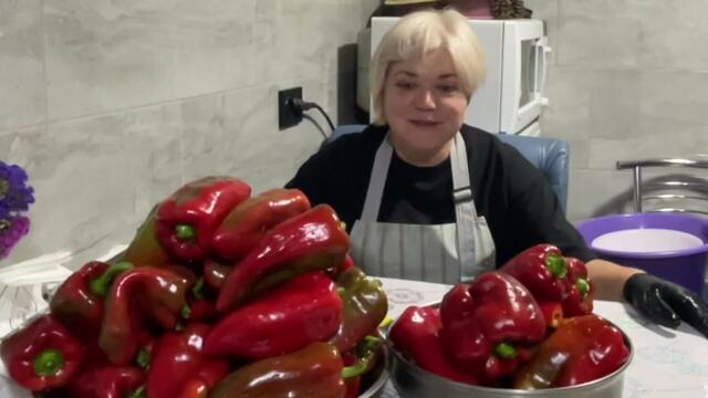 Два рецепта от Светланы Журавлевой! Пальчики оближешь! Баклажаны в томатном соусе и перец с медом!