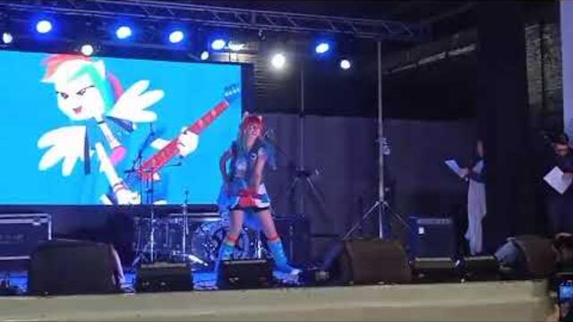 PRESENTACIÓN COSPLAY RAINBOW DASH EQUESTRIA GIRLS en ROCK&ANIME 2025 BAHIA BLANCA
