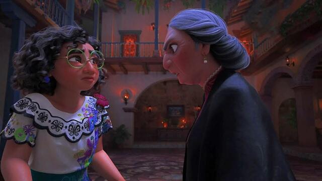 بنت مسكينه جدتها مش سيباها في حالها وكمان بتعايرها عشان معندهاش قوة سحريه زي كل العيلة